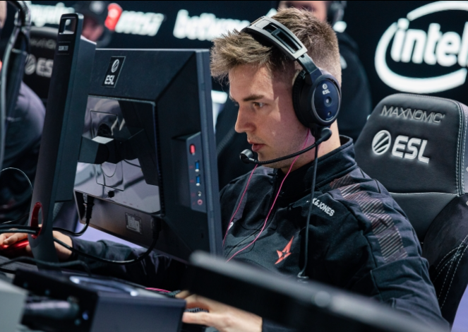 与赛事长期 与赛事长期