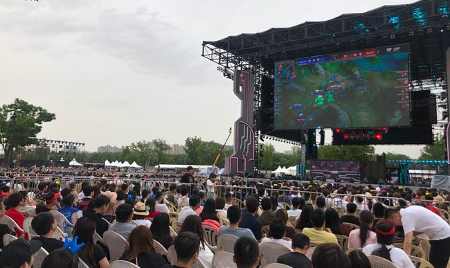 为轴 为轴